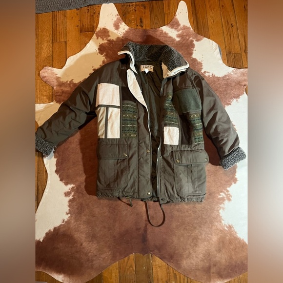 Izzi Outwear coat vintage 
size small can also fit a medium! - Picture 1 of 9